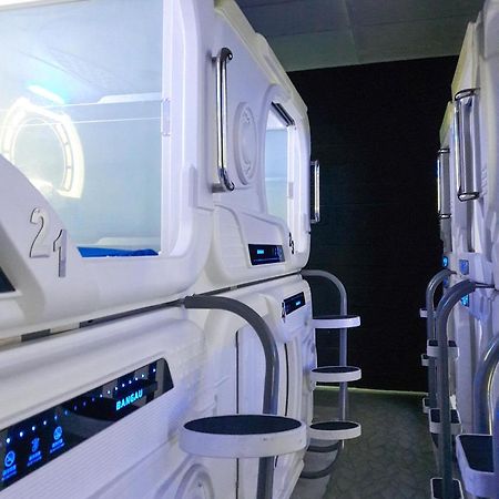 Bangau - Short Term Rest Area Capsule Hotel Сепанг Екстериор снимка